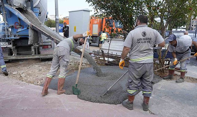 Kartal Belediyesi, Balıkçılar Çarşısı yangınının ardından esnafa destek vermeye devam ediyor