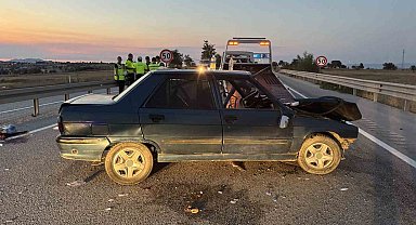 Kastamonu'da otomobil bariyerlere çarptı: 2'si ağır 5 yaralı