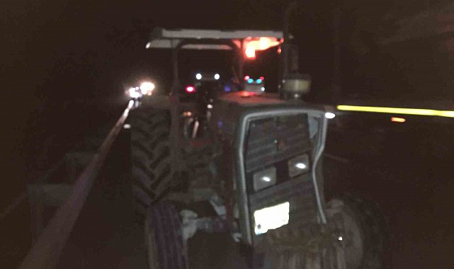 Kastamonu'da otomobil, kum yüklü traktöre çarptı:1 ölü, 5 yaralı