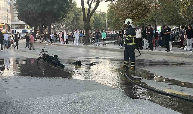 Kastamonu'da seyir halindeki motosiklet alev alev yandı