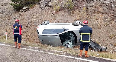 Kastamonu'da yoldan çıkan otomobil takla attı: 2 yaralı