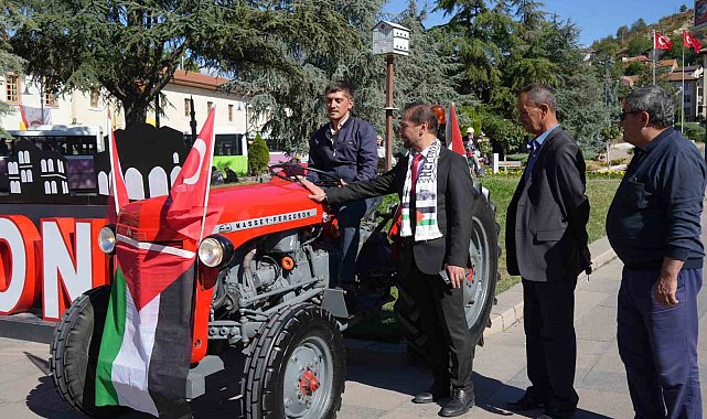 Kastamonulu çiftçi, Gazze'ye destek için traktörünü satışa çıkardı