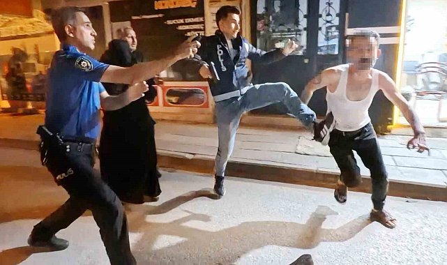 Kavgaya müdahale eden polise bıçak ve sandalyeli saldırı: 2'si polis 4 yaralı