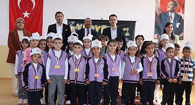 Kaymakam Aytürk, öğrencileri yalnız bırakmadı