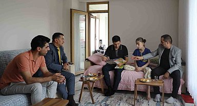 Kaymakam Güzel, evde eğitim gören öğrenciyle bir araya geldi