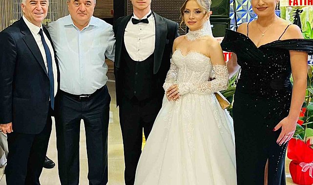 Kaymakam Öztürk, genç çiftlerin mutluluğuna ortak oldu