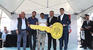 Kayseri Melikgazi Battalgazi'de 300 daire teslim etti