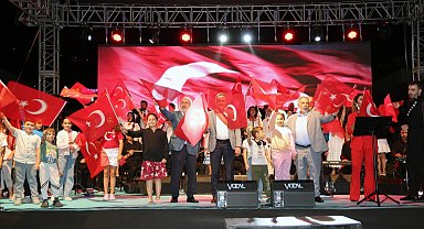 Kayseri Talas'ta Zafer Haftası türkülerle şenlendi
