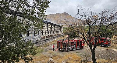 Kayseri'de fabrika yangını: Ekipler müdahale ediyor