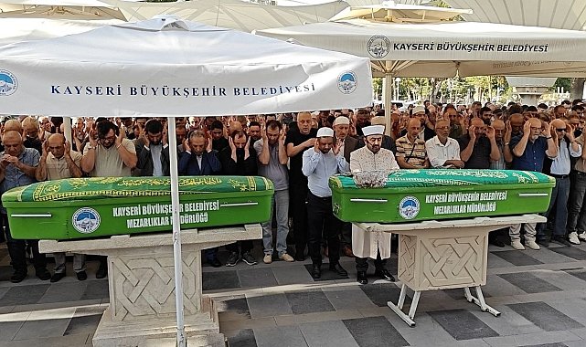 Kayseri'de feci kazada hayatını kaybeden anne-oğul toprağa verildi