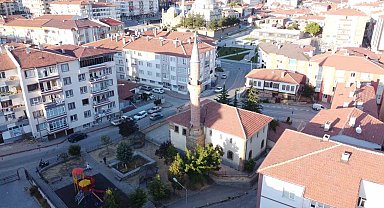 Kayyımzade camisi geçen iki yüz yıla rağmen tüm ihtişamıyla ayakta duruyor