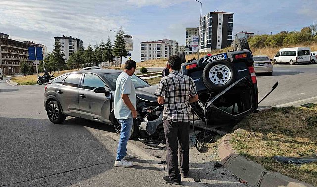 Kaza yapan otomobil takla attı: Şans eseri yaralanan olmadı