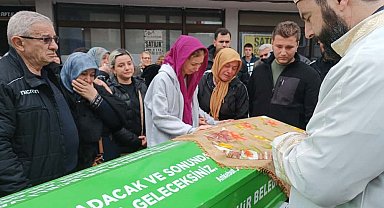 Kazada ölen 13 yaşındaki iki kız çocuğu için gözyaşları sel oldu