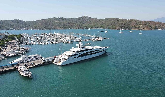 Kazak iş adamının mega yatı Fethiye'de