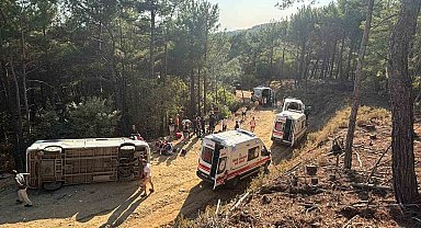 Kazdağları'nda tur minibüsü devrildi: 11 yaralı