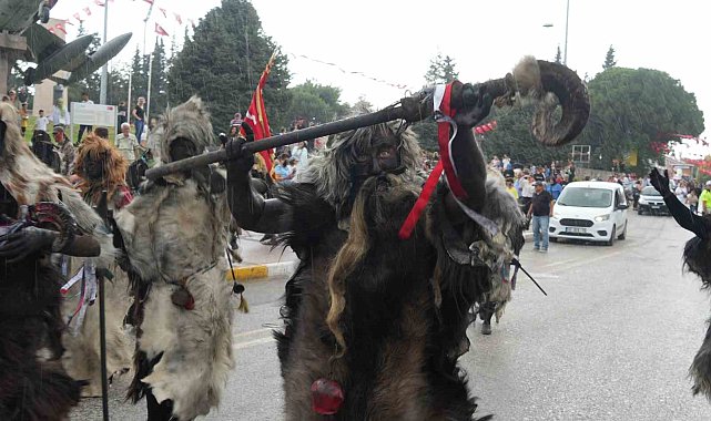 Keçi kılından bıyık, baca kurumundan boya
