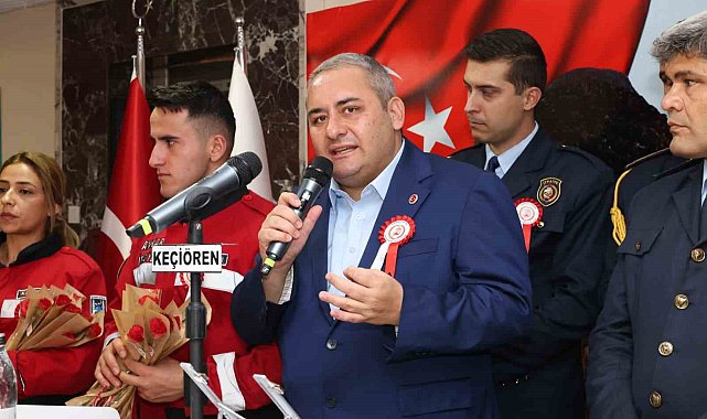 Keçiören Belediyesi'nden 'İtfaiyeciler Haftası'nda huzurevi sakinlerine anlamlı ziyaret