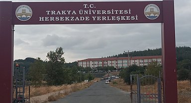 Keşan Belediyesi göreve davet edildi... Uzun otlar temizlenmeyi bekliyor