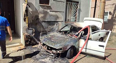 Keşan'da doğal gaz hattının yanındaki araç yangını korkuttu