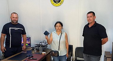 Keşan'da minibüs şoföründen örnek davranış... Unutulan cüzdanı sahibine teslim etti