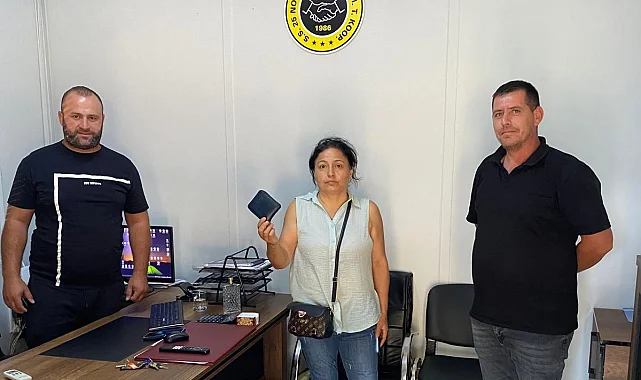 Keşan'da minibüs şoföründen örnek davranış... Unutulan cüzdanı sahibine teslim etti