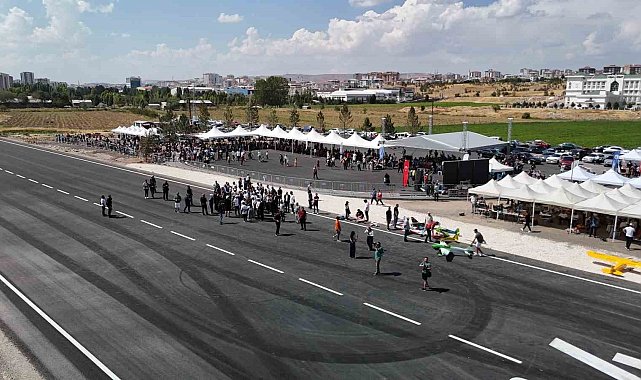 Kıbrıs çıkartması kahramanı Cengiz Topel'in ismini taşıyan İHA ve model uçak pisti törenle açıldı