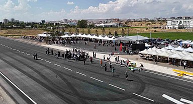 Kıbrıs çıkartması kahramanı Cengiz Topel'in ismini taşıyan İHA ve model uçak pisti törenle açıldı
