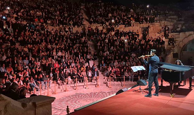 Kibyra Antik Kenti'nde Anjelika Akbar'ın piyano resitali