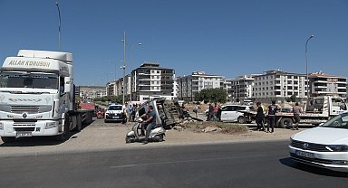 Kilis'te otomobil ile hafif ticari araç çarpıştı: 3 yaralı