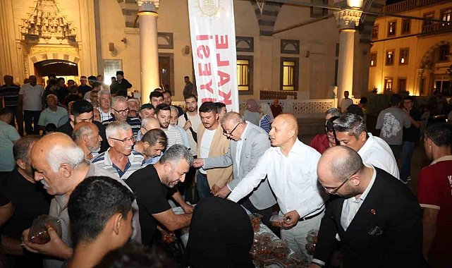 Kırıkkale Belediyesi'nden kandil programında lokma ikramı
