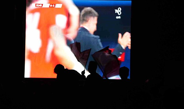 Kırıkkaleliler, A Milli Takım'ın galibiyet sevincini meydanda yaşadı
