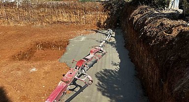 Kırılan beton pampası kolu 2 işçiyi yaraladı