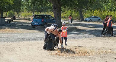 Kırklareli'nde öğrenciler çöp topladı
