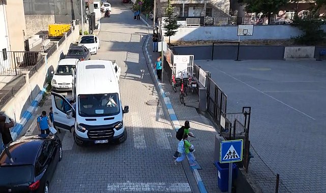 Kırsal mahallelerin öğrencileri servisle tanıştı