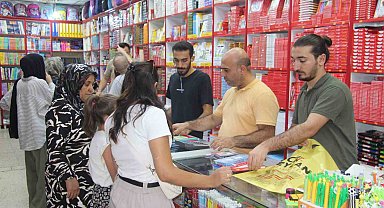 Kırtasiyelerde okul alışverişi yoğunluğu başladı