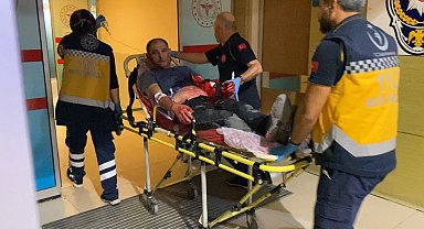 Kızlara rahatsızlık verdiği öne sürülen alkollü şahıs 3 kişi tarafından bıçaklandı