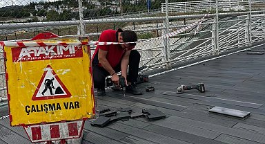 Kocaeli Şehir Hastanesi üst geçidinde hummalı çalışma