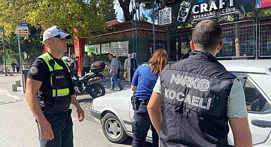 Kocaeli'de 26 ekip, okul çevrelerini narkotik ablukaya aldı
