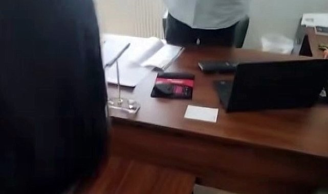 Kocaeli'de işten çıkarılan kadın, şantiye şefinin üzerine kaynar su döktü