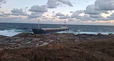 Kocaeli'de karaya oturan yük gemisinde bulunan 7 personelin tamamı havadan tahliye edildi