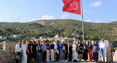 Kocaeli'nin kadın muhtarları yüzlerce yıllık tarihi yapıları gezdi
