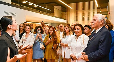 "Koleksiyonun Katmanları" sergisi galeri Beylikdüzü'nde sanatseverlerle buluştu