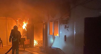 Konteyner yemekhane alevlere teslim oldu