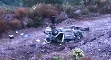 Kontrolden çıkan otomobil şarampole yuvarlandı