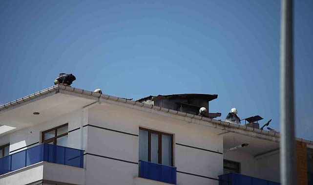 Konya'da 5 katlı apartmanda yangın paniği