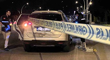 Konya'da bulunduğu aracın önü kesilerek silahlı saldırıya uğrayan kişi ağır yaralandı