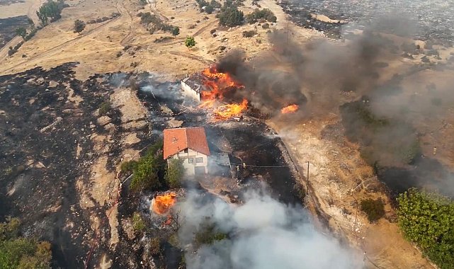 Köye sıçrayan orman yangını havadan görüntülendi