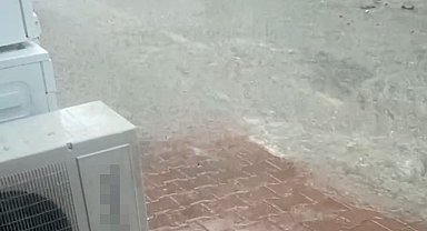 Kozcağız'da sağanak yağış yolları göle çevirdi