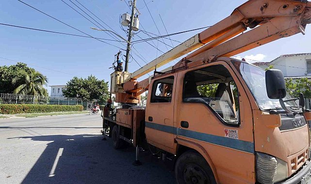 Küba'da bir yıl içinde 4'üncü kez elektrik şebekesi çöktü