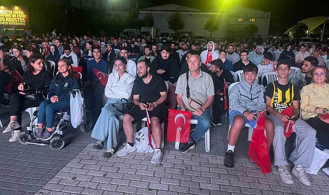 Küçükçekmece'de milli maç heyecanı